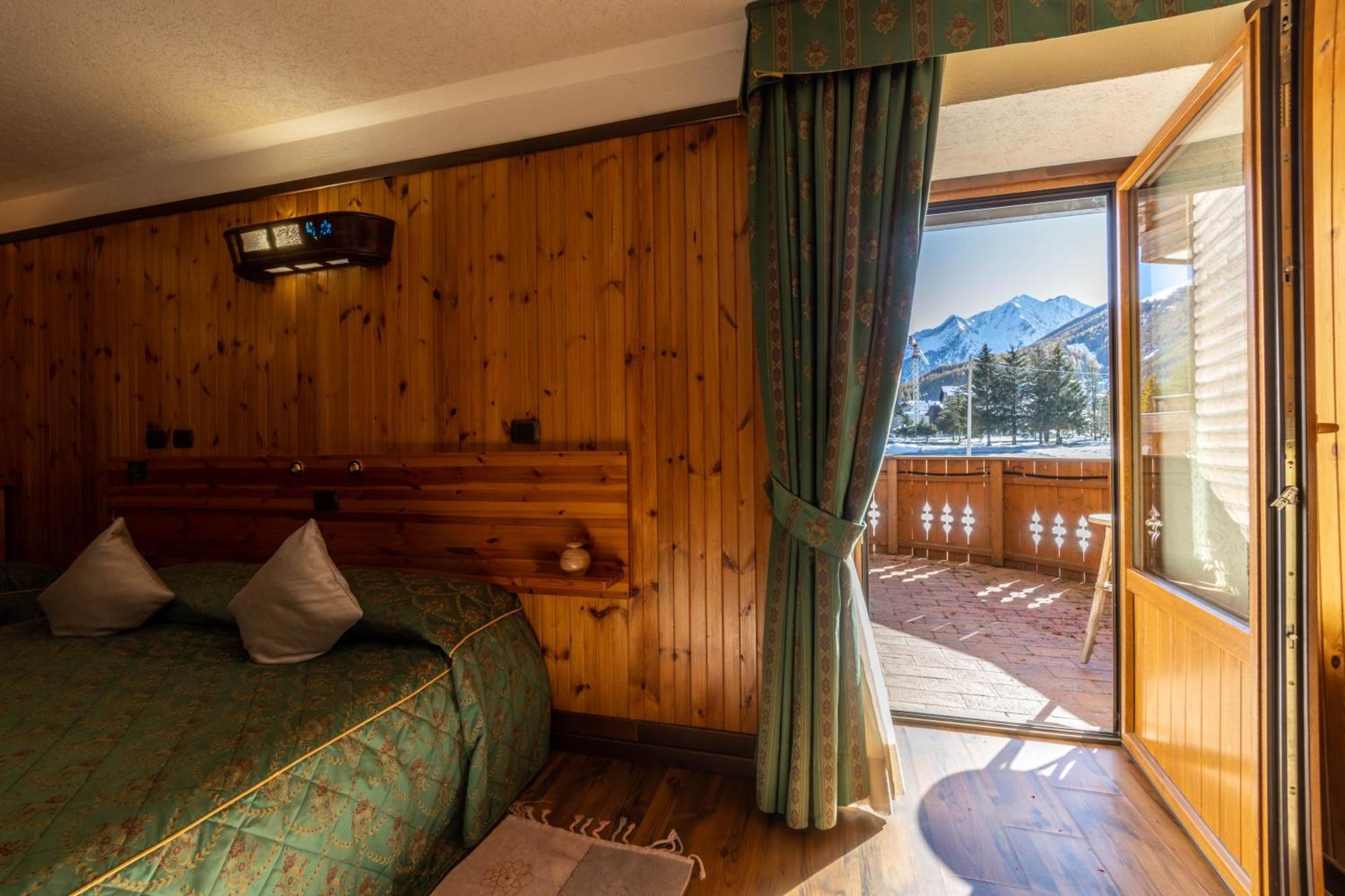 Hotel Bouton D'Or - Cogne Exterior foto